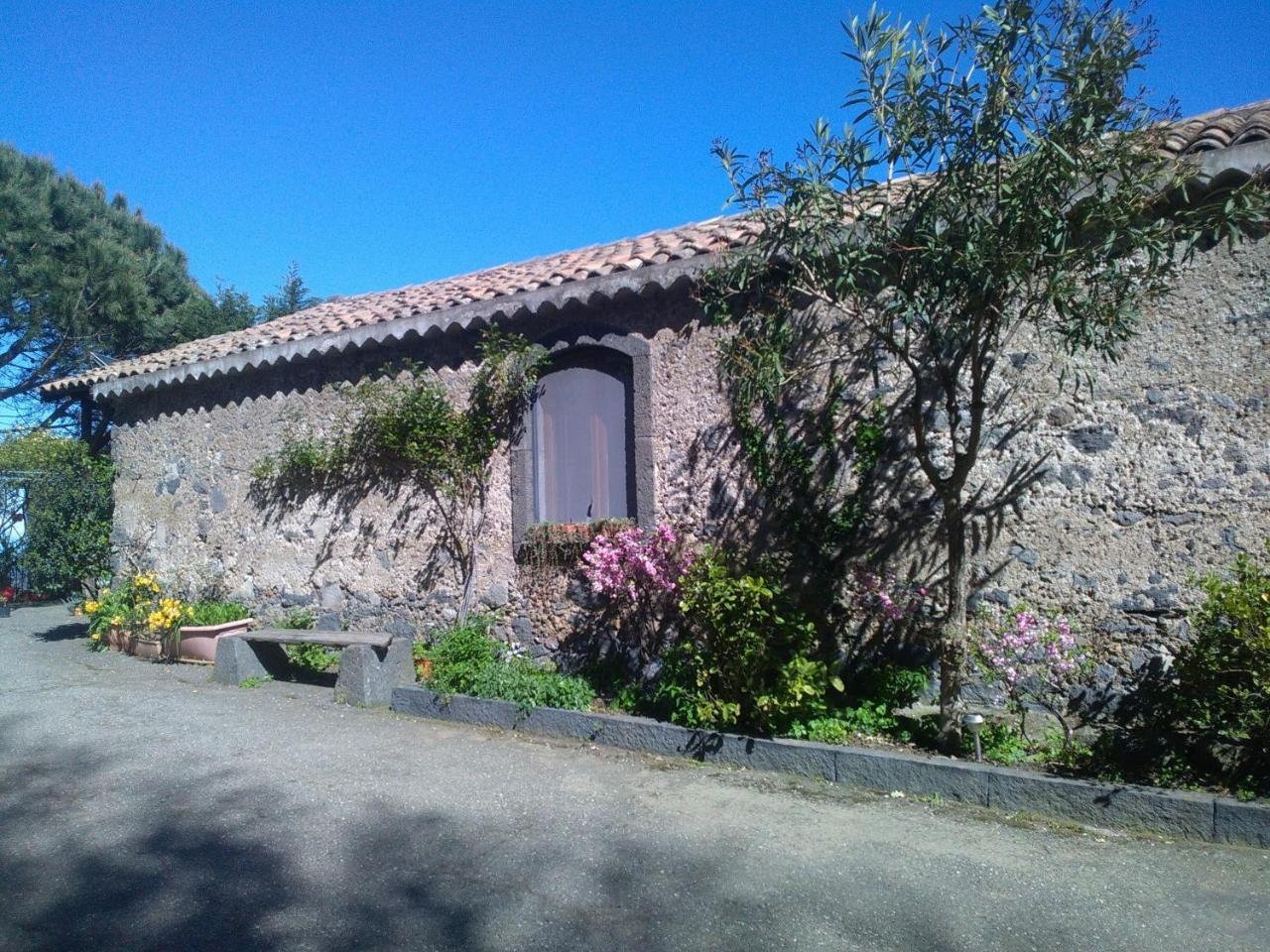 La Pietra Antica O' Munti Villa Mascali Bagian luar foto